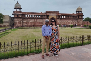From Mumbai: Agra Sightseeing with Taj Mahal Sunrise