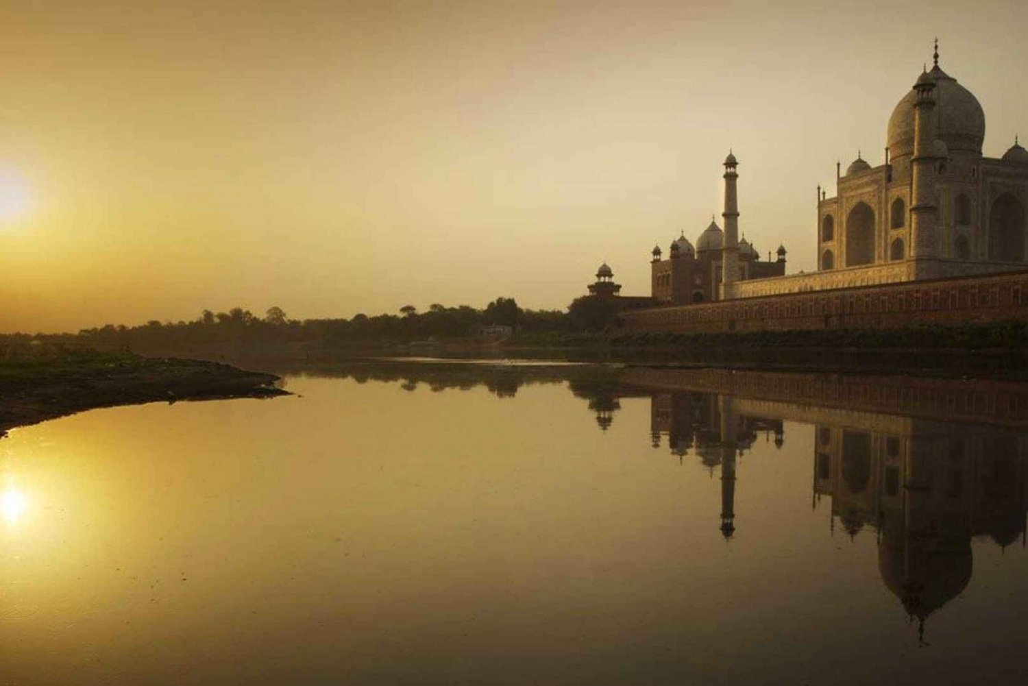 From Mumbai: Agra Taj Mahal Sunrise with Lord Shiva Temple