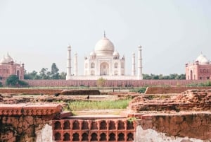 From Mumbai: Overnight Taj Mahal Tour with Flight & Hotel