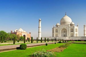 From Mumbai: Private Day Trip to the Taj Mahal