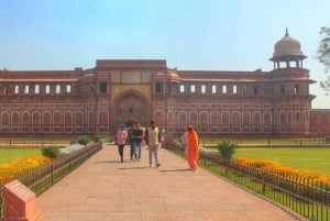 Z Bombaju: Prywatna wycieczka z przewodnikiem do Taj Mahal z noclegiem