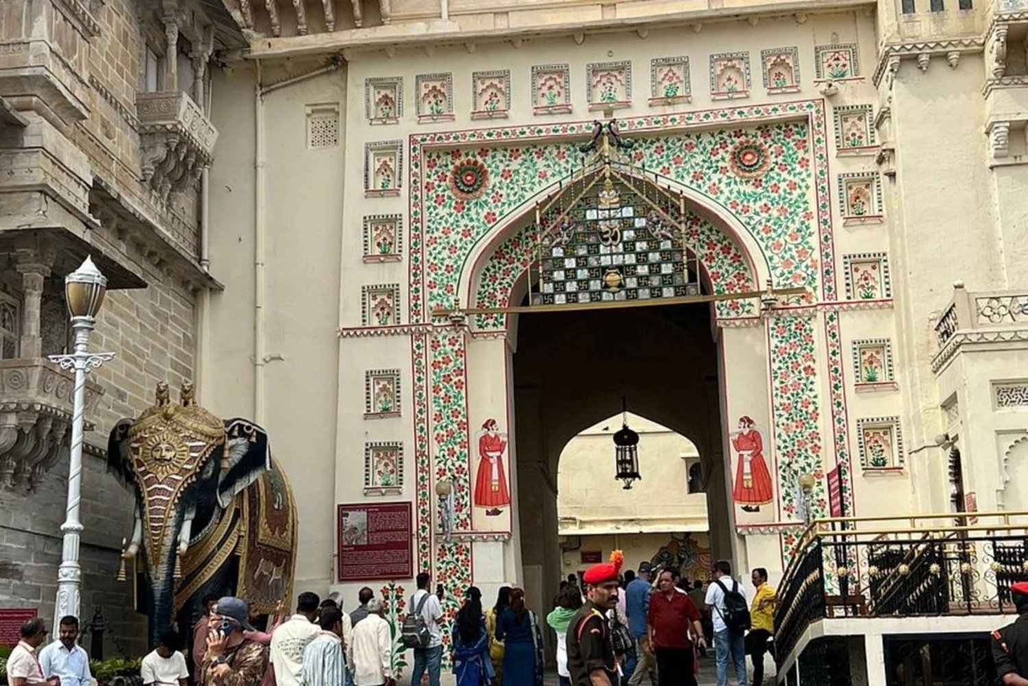 From Mumbai Private Same-Day Udaipur Tour by Flight