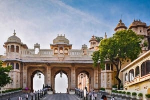 From Mumbai Private Same-Day Udaipur Tour by Flight