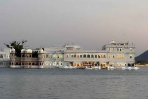 From Mumbai Private Same-Day Udaipur Tour by Flight