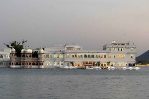 From Mumbai Private Same-Day Udaipur Tour by Flight
