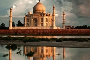 From Mumbai: Taj Mahal, Agra City Tour with skip the line