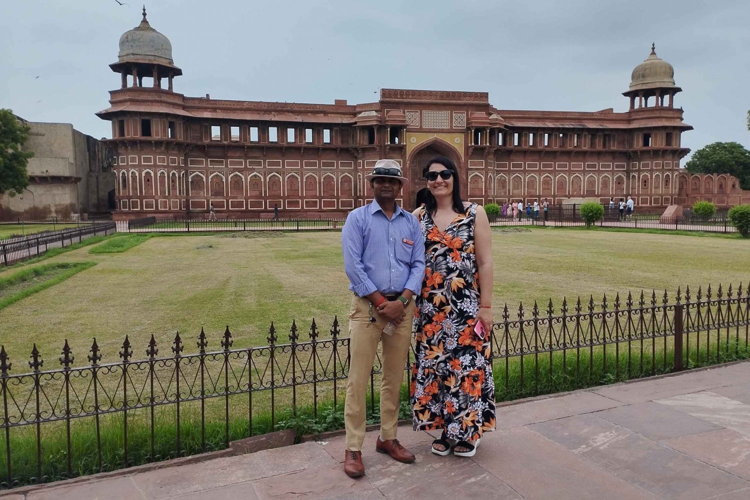 Från Mumbai: Taj Mahal - Agra Tour med entré och lunch