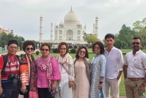 Vanuit Mumbai: Taj Mahal - Agra Tour met Entree en Lunch