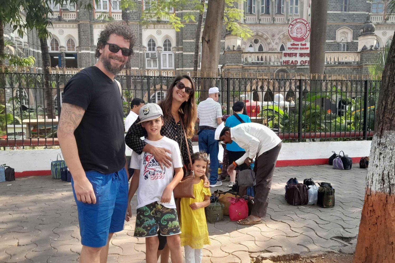 Full-Day Private Mumbai Slum and City Sightseeing Tour