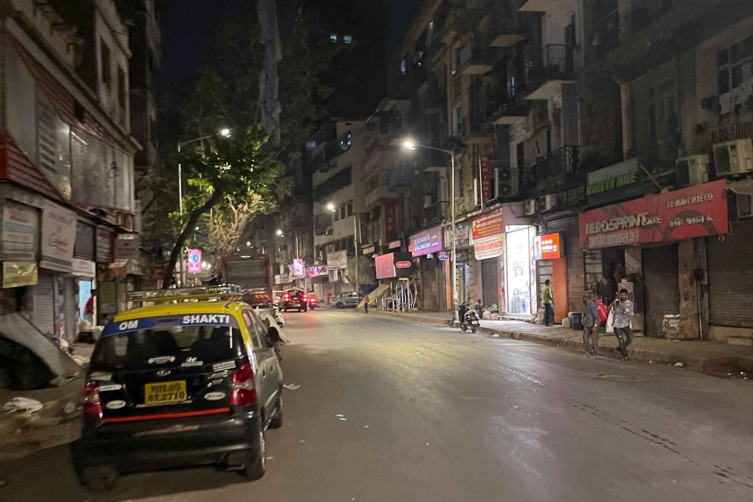 Guided Bike Tour of Mumbai's Highlights and Hidden Gems