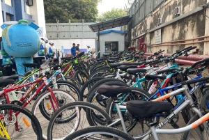 Guided Bike Tour of Mumbai's Highlights and Hidden Gems