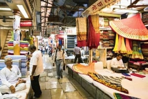 Tour guiado de compras por Mumbai: Excursión en grupo en crucero