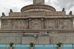 Хайдарабад: экскурсия к статуе Будды на озере Хуссейн Сагар с поездкой на пароме