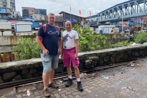 Inside Dharavi: ムンバイのスラム文化ツアーを紹介
