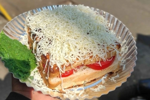 Mumbai: Local Street Food Private Walking Tour with Transfer