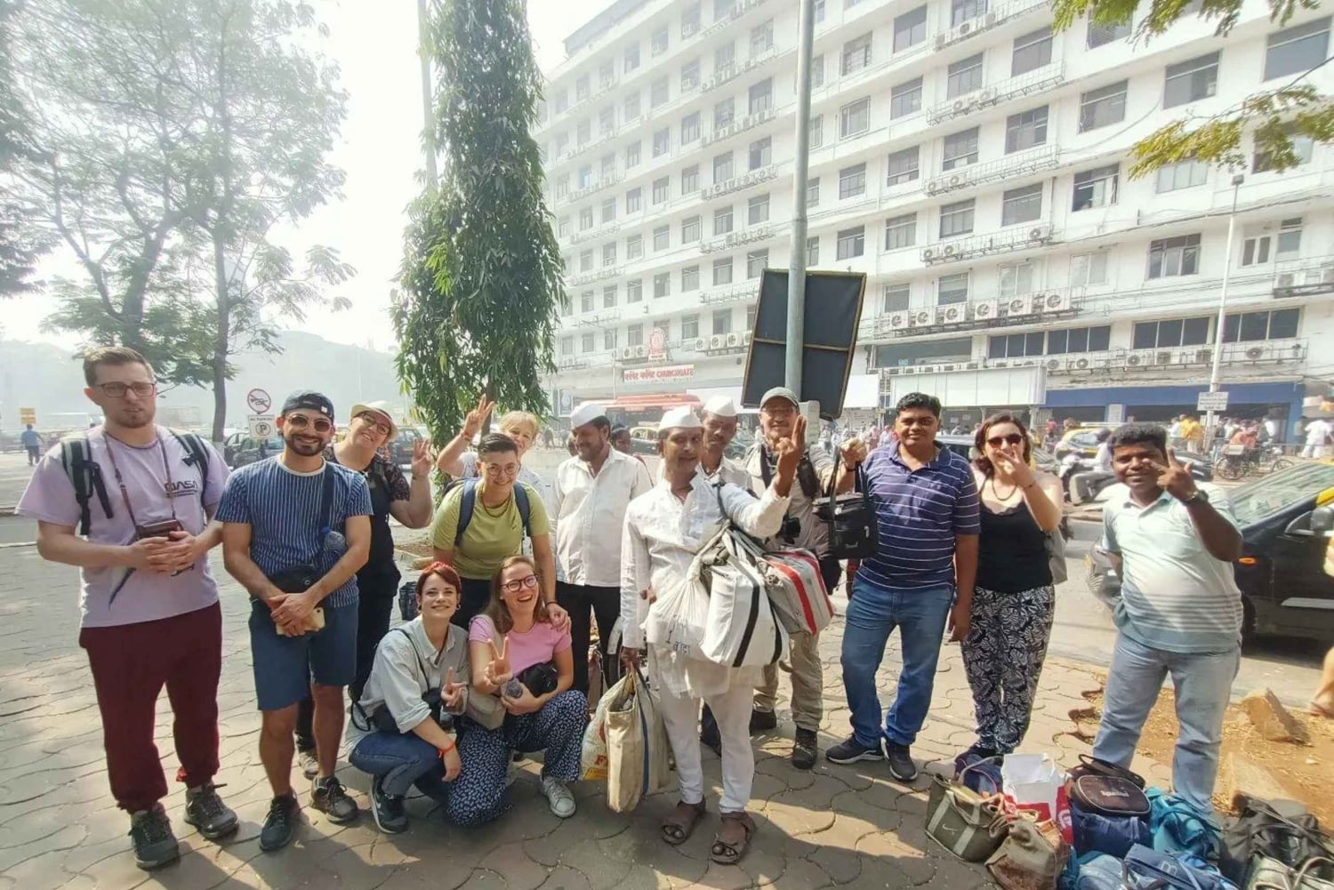 Ontmoet Dabbawala's Bezoek Dhobi Ghat en de sloppenwijk met een treinreis