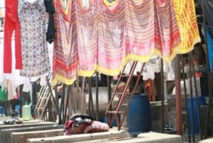 Ontmoet Dabbawala's Bezoek Dhobi Ghat en de sloppenwijk met een treinreis