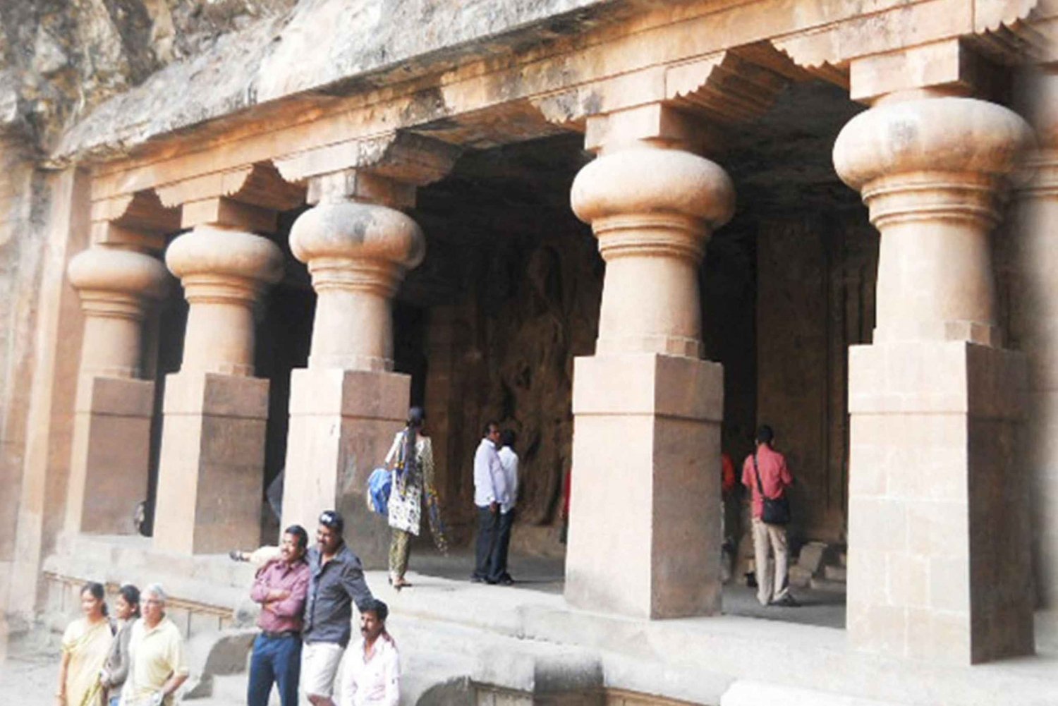 Mumbai: tour delle antiche grotte di Elephanta con giro in trenino