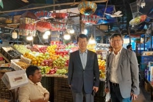 Mumbai: Bazaar Adventure with Temple visit.
