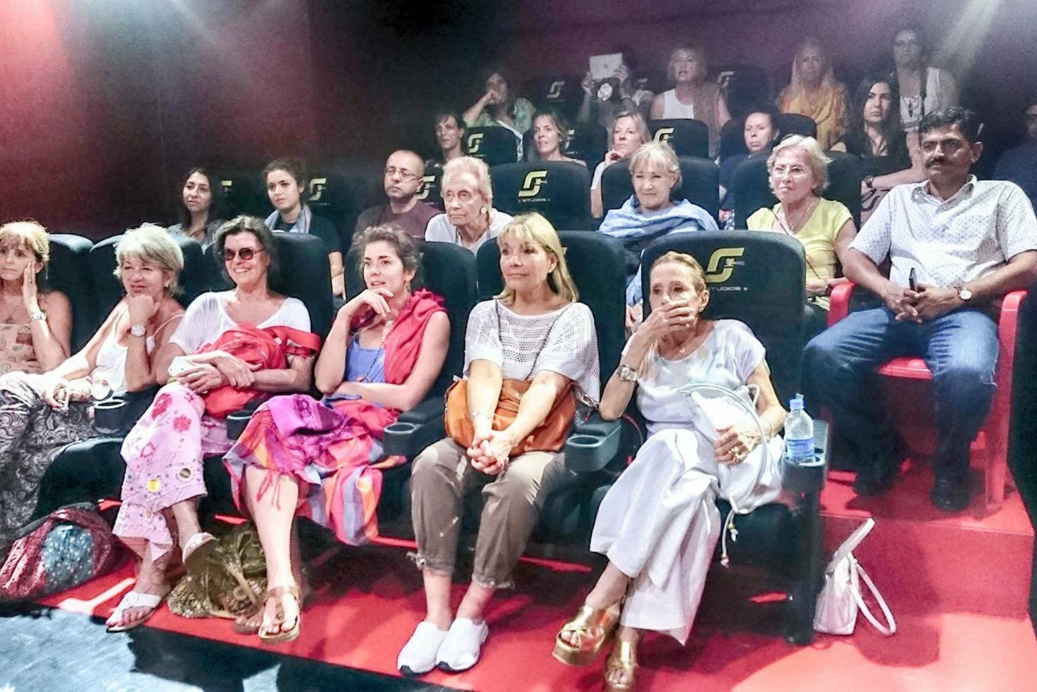 ムンバイ：ボリウッド スタジオ半日ツアー