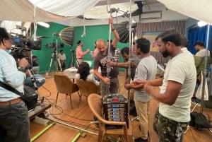 Mumbai: Bollywood-studiokierros + tanssiesitys + live-kuvaus