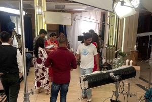 Mumbai: Bollywood-studiokierros + tanssiesitys + live-kuvaus