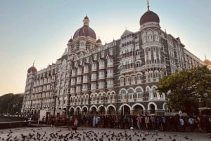 Mumbai: Colaba Walking Tour Gateway, Cathedral, Market, Cafe