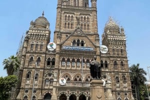 Mumbai + Dabbawalla + Slum + ja Dhobighat Tour pickupilla varustettuna