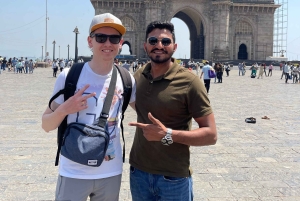 ムンバイ + ダバワラ + スラム街 + ドビガート ツアー (送迎付き)