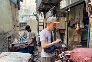 ムンバイ + ダバワラ + スラム街 + ドビガート ツアー (送迎付き)