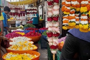 Mumbai: Dharavi slum, Dhobi Ghat og blomstermarked.
