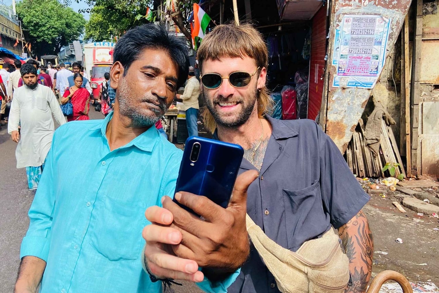 Mumbai: Dharavin slummi ja Dhobi Ghat paikallisjunalla ajellen