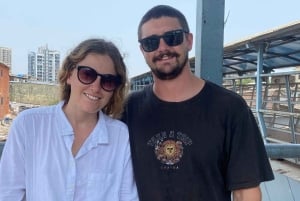 Mumbai: Dharavin slummi ja Dhobi Ghat paikallisjunalla ajellen