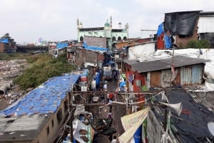 Mumbai: tour a piedi dei bassifondi di Dharavi con un abitante dei bassifondi locali
