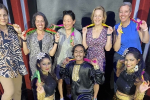Mumbai: Elephanta and Bollywood Guided Tour