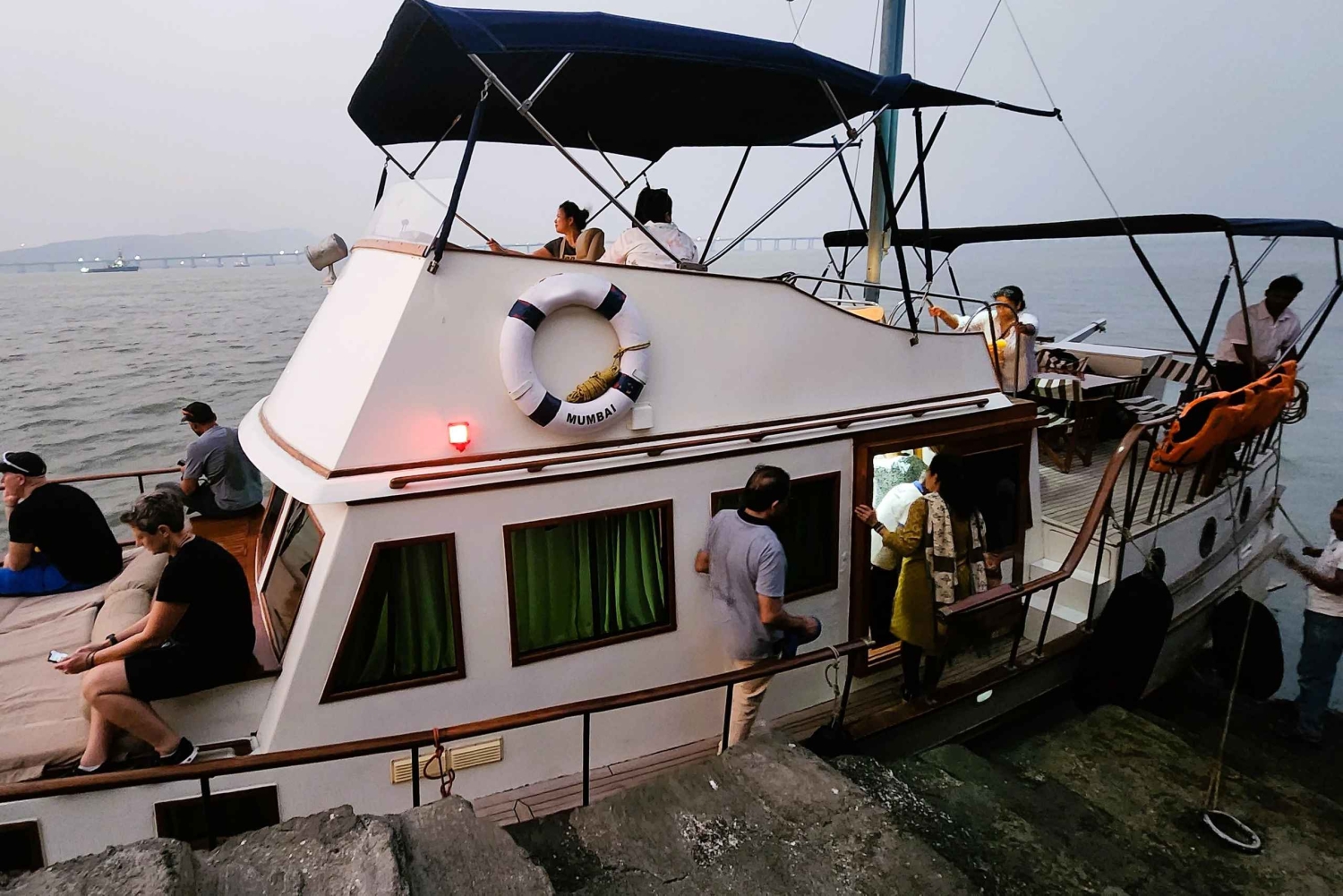 Mumbai: Elephanta Caves Tour & Island Speed Boat Excursion