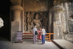 Mumbai: Elephanta Caves Tour