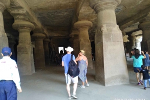 Mumbai: Elephanta Caves with Professional Guided Tour