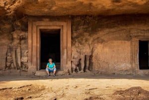 Bombay: Tour por las cuevas de la isla de Elefanta - Explora una joya de la UNESCO