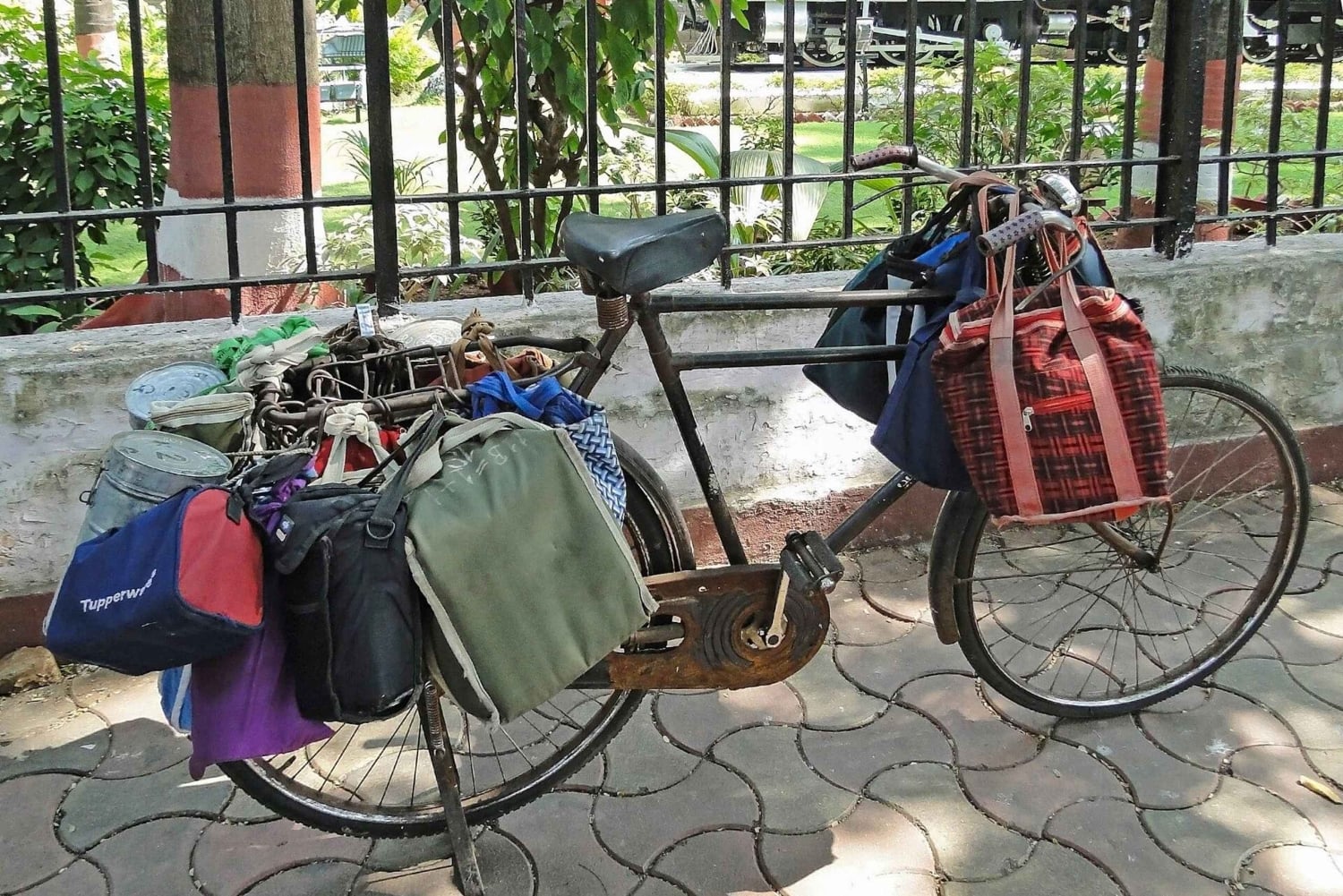 ムンバイ：スパイス市場を訪れるムンバイのグルメツアー（終日）