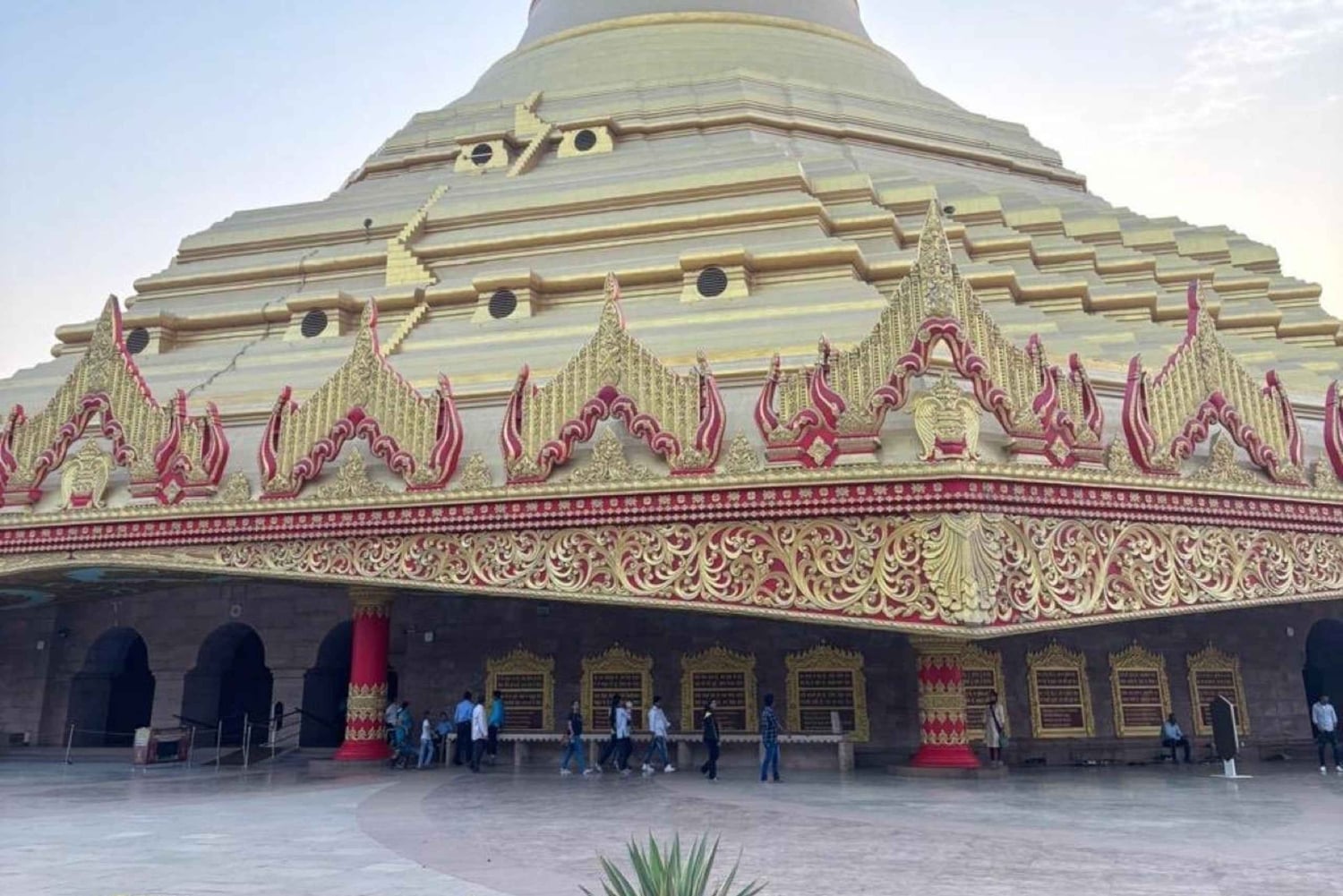 Mumbai : visite de la pagode Vipassana avec transport