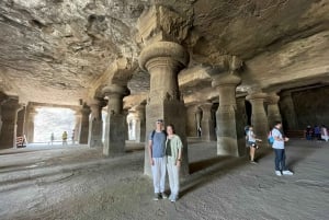 Bombaj: Wycieczka z przewodnikiem po wyspie Elephanta i jaskiniach
