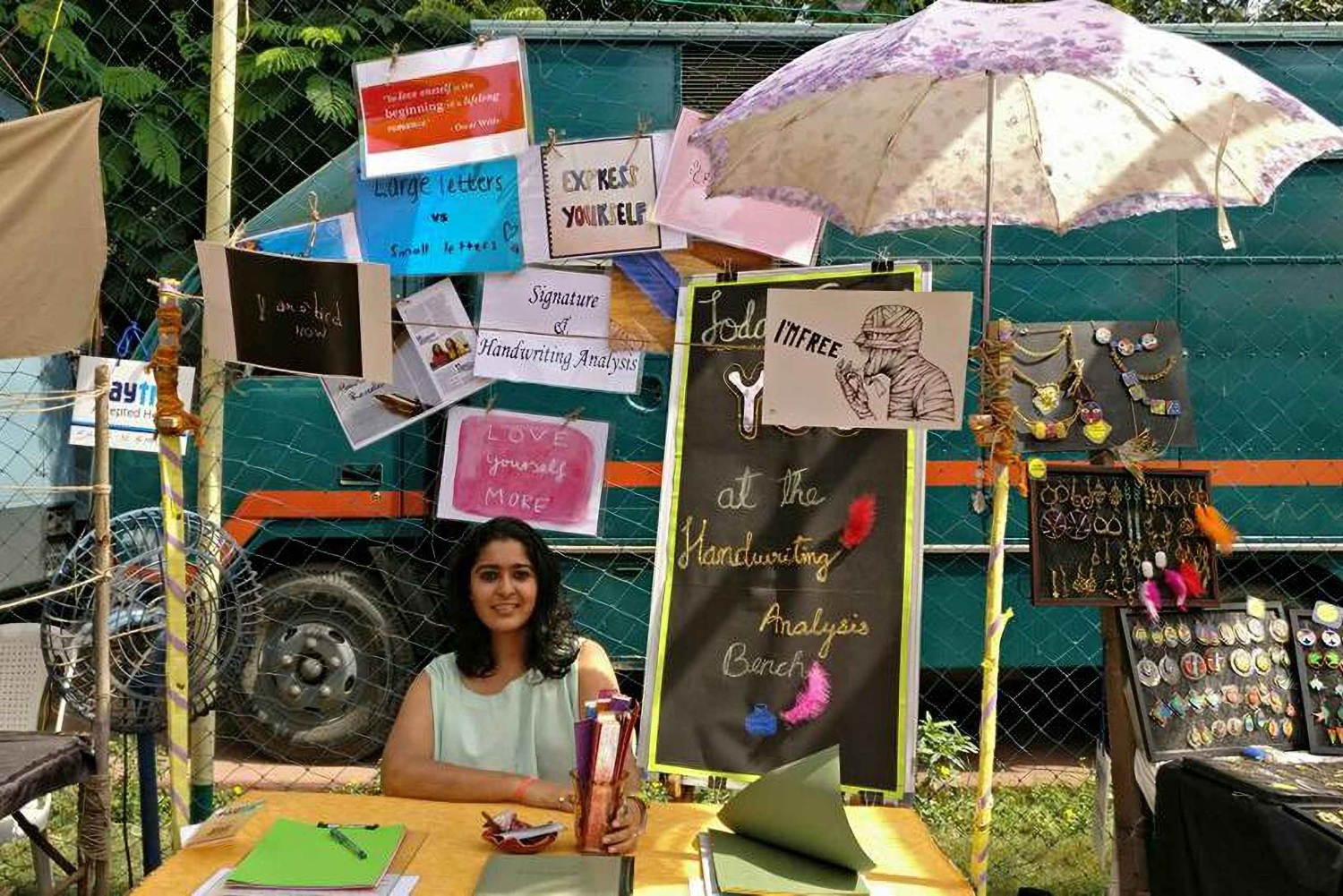 Mumbai : atelier de découverte de soi par l'analyse de l'écriture manuscrite