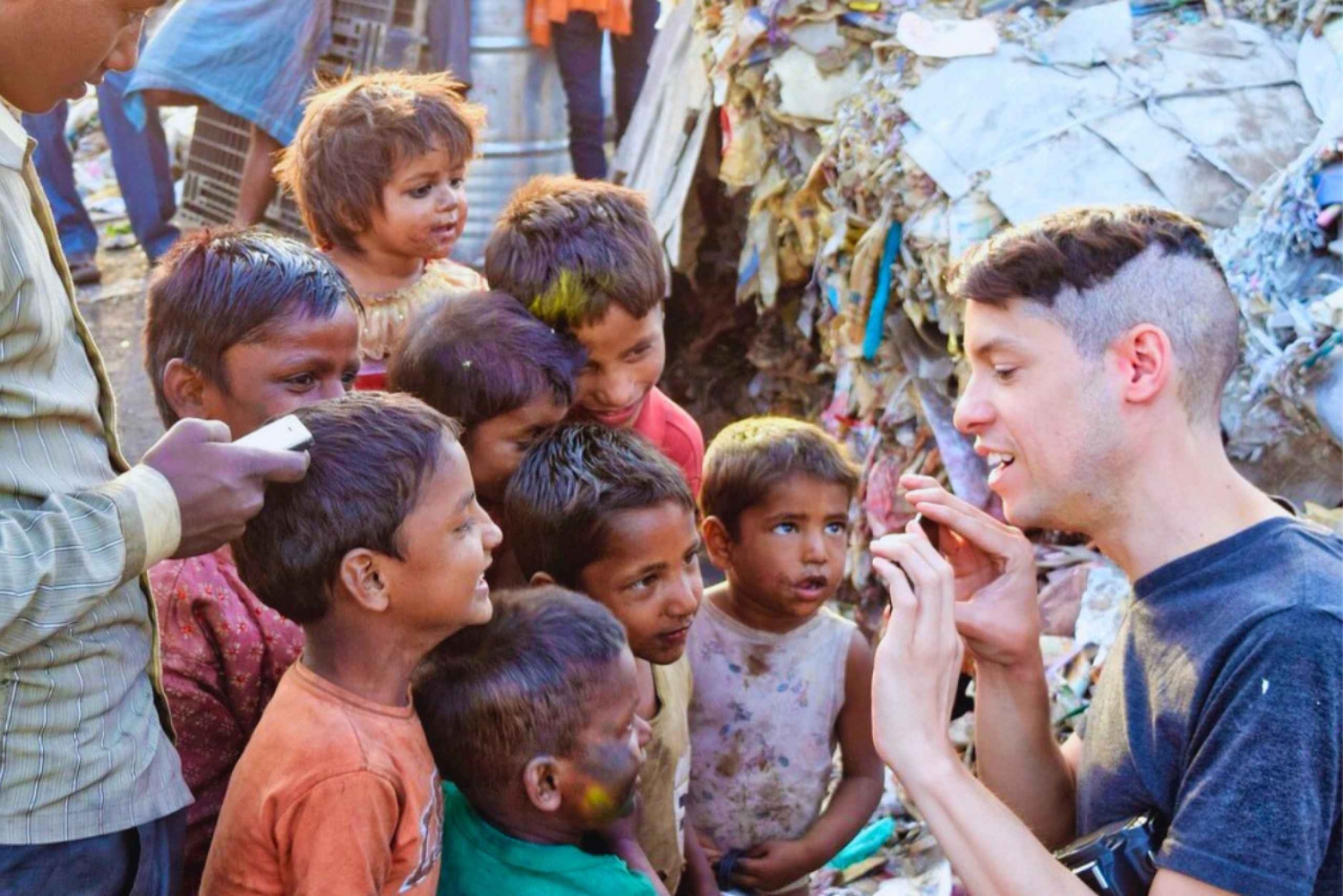 Mumbai Iconic Slum Dharavi Walking Tour in Mumbai