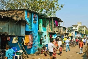 Tour a piedi dell'iconico slum di Dharavi a Mumbai