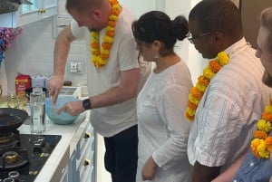 Mumbai: Matlagingskurs i indisk chai og pakora i et lokalt hjem