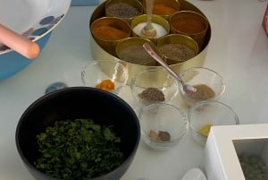 Мумбаи: кулинарный урок в местном доме: индийский чай и пакора