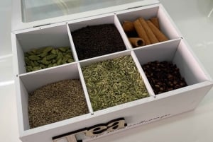 Мумбаи: кулинарный урок в местном доме: индийский чай и пакора