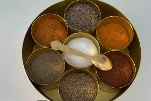 Мумбаи: кулинарный урок в местном доме: индийский чай и пакора