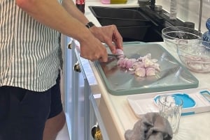 Мумбаи: кулинарный урок в местном доме: индийский чай и пакора